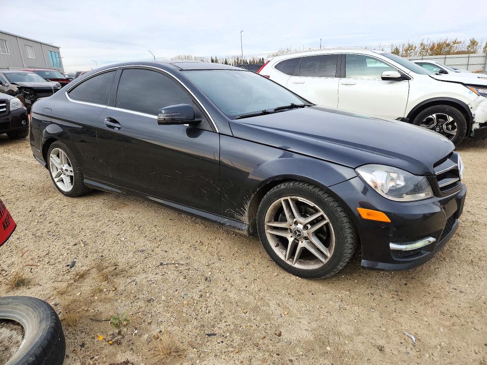 2013 Mercedes-benz C მანქანა იყიდება აუქციონზე, vin: WDDGJ4HB8DG012070, აუქციონის ნომერი: 73524996