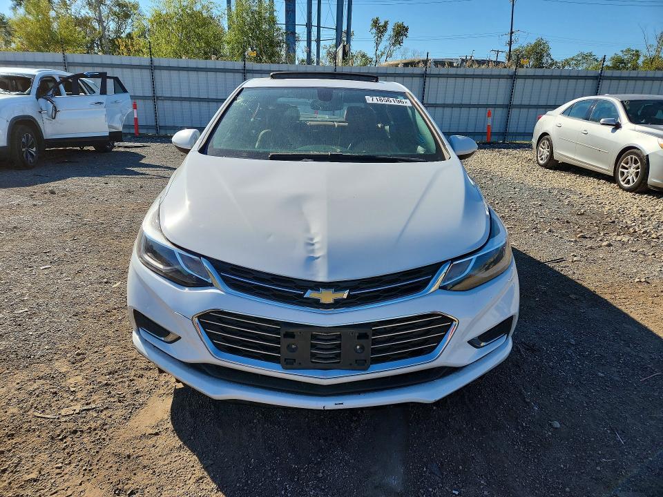 71856196 :رقم المزاد ، 1G1BF5SM2H7136565 vin ، 2017 Chevrolet Cruze مزاد بيع