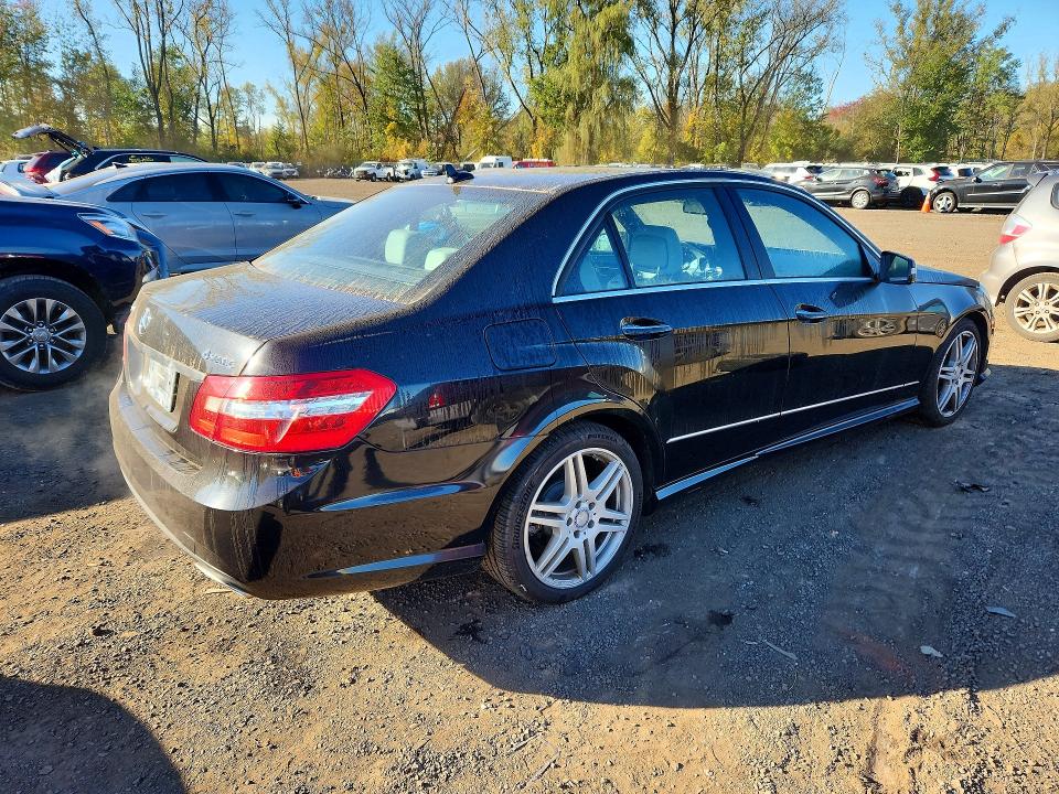 71996656 :رقم المزاد ، WDDHF8HB4BA308412 vin ، 2011 Mercedes-benz E مزاد بيع