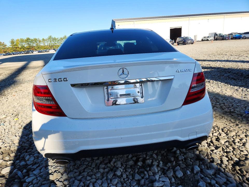 Продажа на аукционе авто 2013 Mercedes-benz C, vin: WDDGF8AB5DG121444, номер лота: 71359046