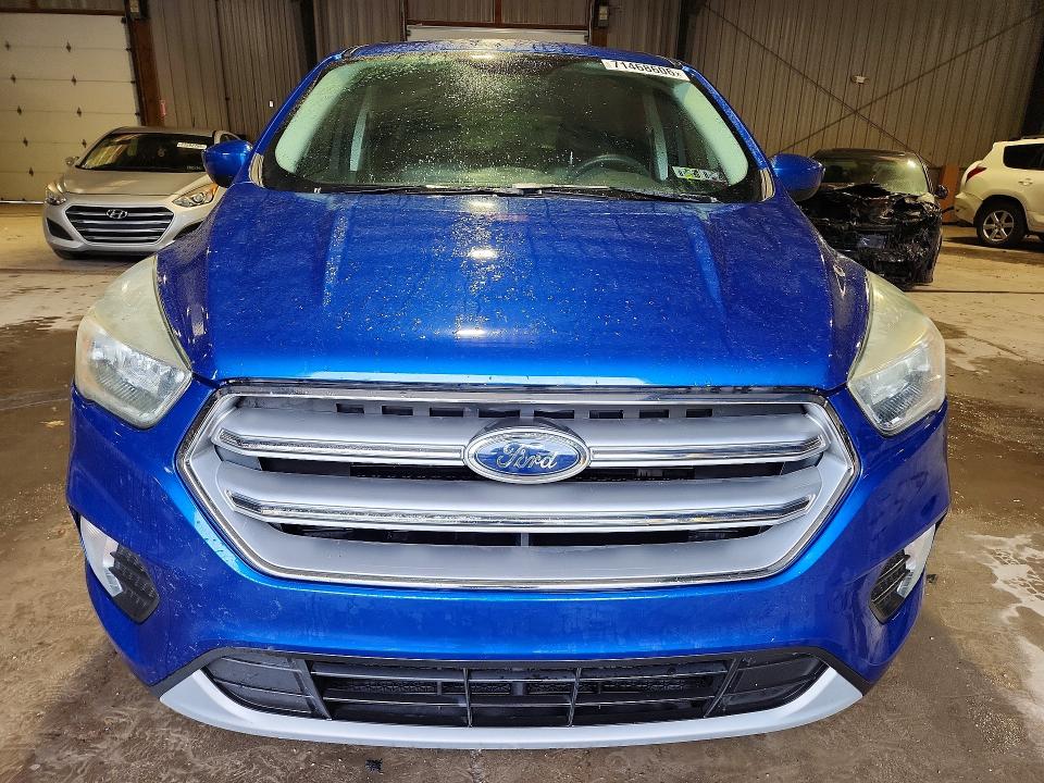 71468606 :رقم المزاد ، 1FMCU9G9XHUA11422 vin ، 2017 Ford Escape مزاد بيع