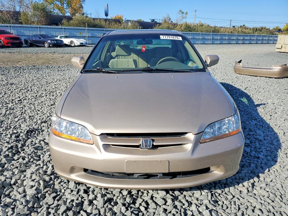 2000 Honda Accord მანქანა იყიდება აუქციონზე, vin: 1HGCG5657YA032444, აუქციონის ნომერი: 71791876