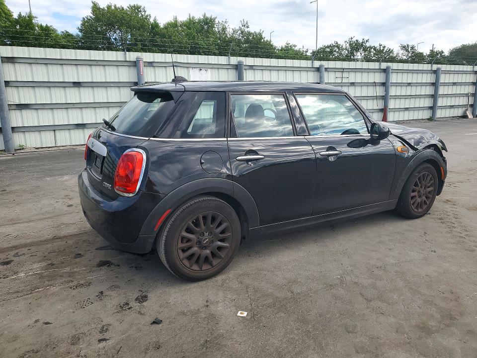 73105656 :رقم المزاد ، WMWXS5C52FT828004 vin ، 2015 Mini Cooper مزاد بيع