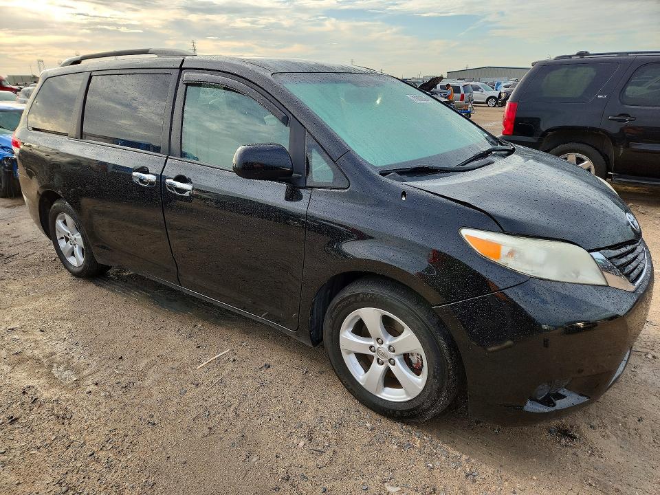 Продажа на аукционе авто 2014 Toyota Sienna, vin: 5TDKK3DC2ES496819, номер лота: 71630336