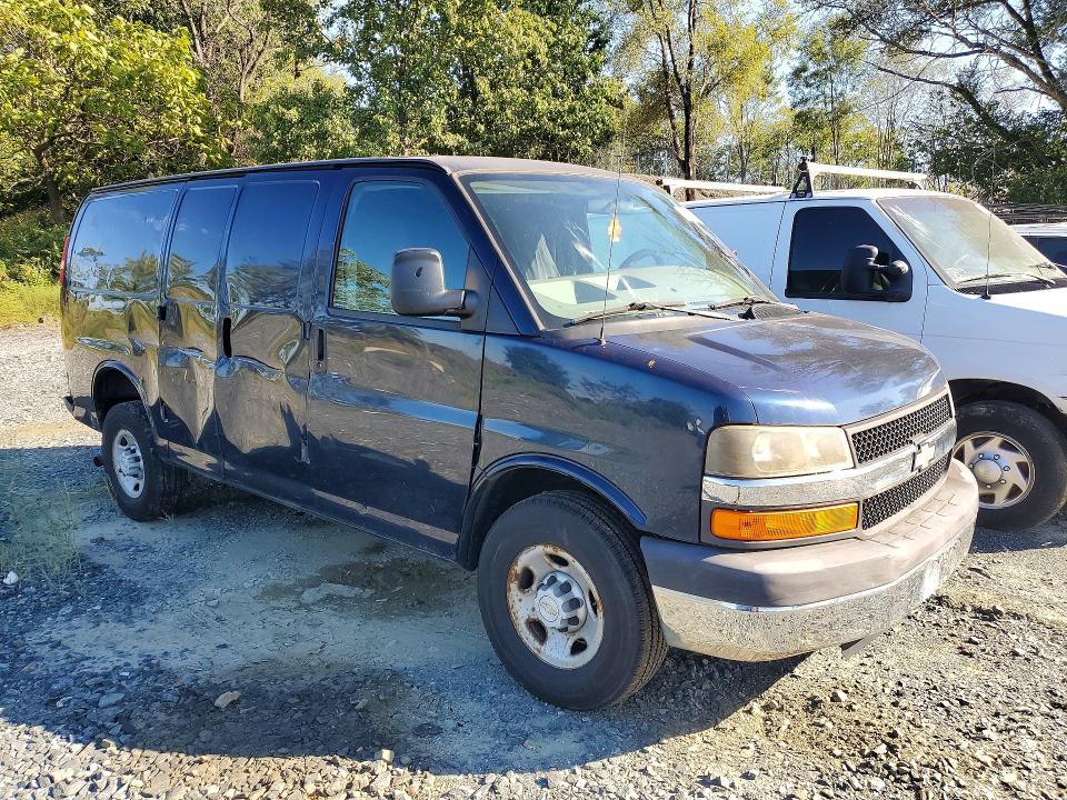 72186926 :رقم المزاد ، 1GCGG25C581145484 vin ، 2008 Chevrolet Express G2500 مزاد بيع