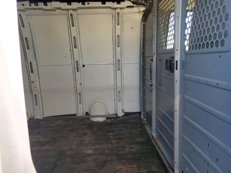 72610966 :رقم المزاد ، 1GCWGAFP9J1339898 vin ، 2018 Chevrolet Express G2500 مزاد بيع