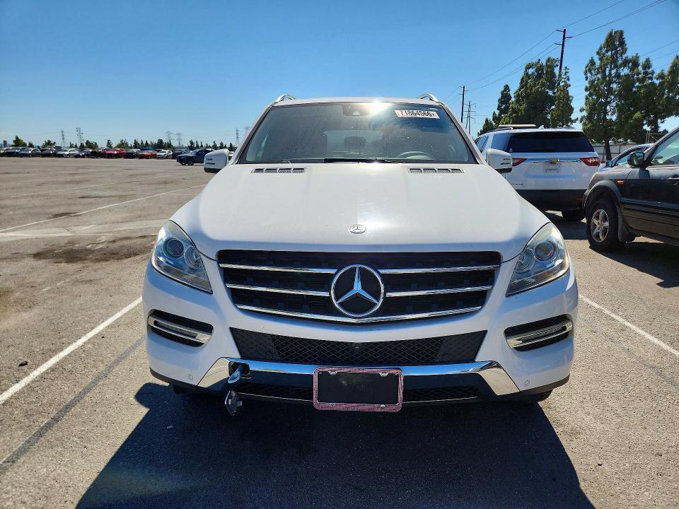 2015 Mercedes-benz Ml მანქანა იყიდება აუქციონზე, vin: 4JGDA5JB2FA560886, აუქციონის ნომერი: 71864566