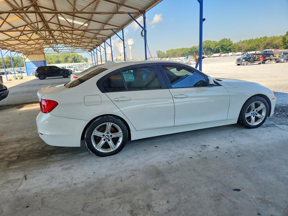 2014 Bmw 328 მანქანა იყიდება აუქციონზე, vin: WBA3A5C58EP600680, აუქციონის ნომერი: 71432946