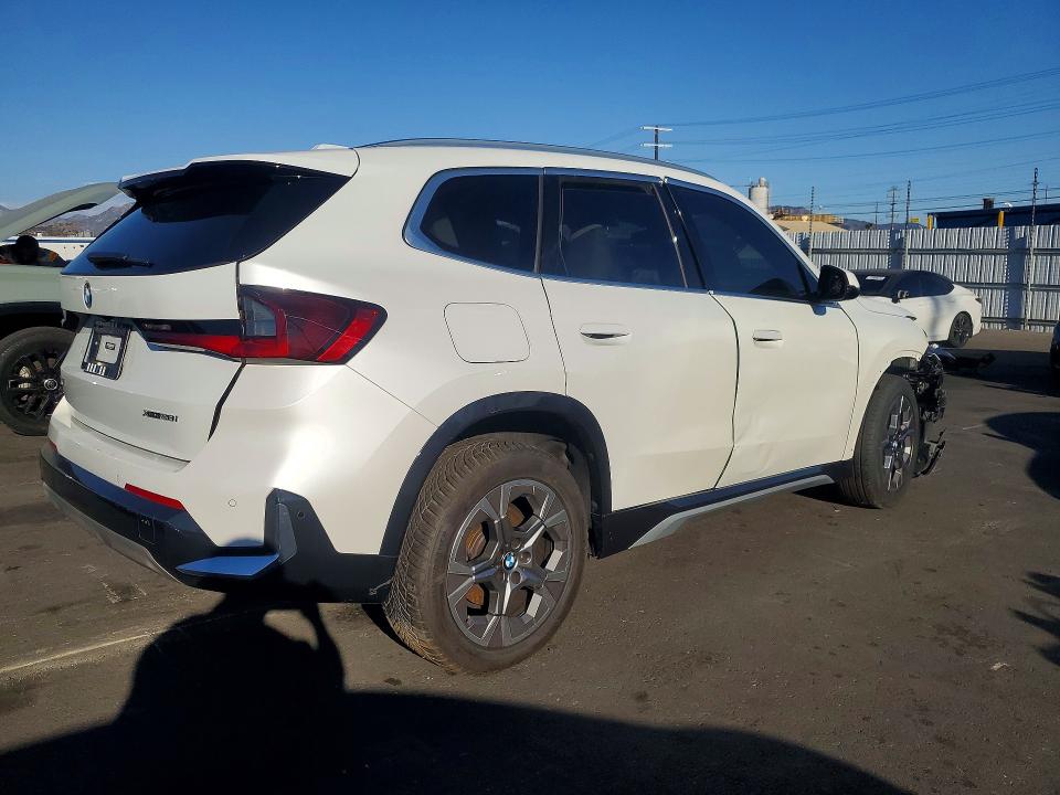 72566996 :رقم المزاد ، WBX73EF09P5V72291 vin ، 2023 Bmw X1 مزاد بيع