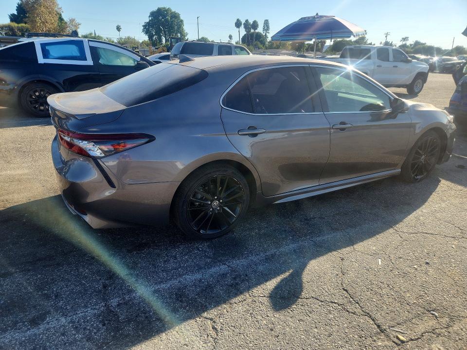 2021 Toyota Camry მანქანა იყიდება აუქციონზე, vin: 4T1K61AK9MU604668, აუქციონის ნომერი: 72152596