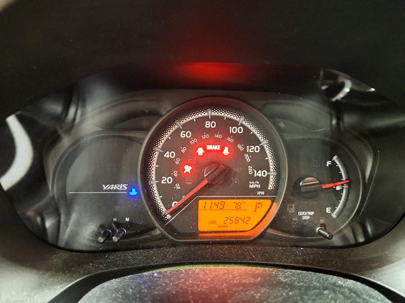 71377046 :رقم المزاد ، VNKJTUD38FA022202 vin ، 2015 Toyota Yaris مزاد بيع