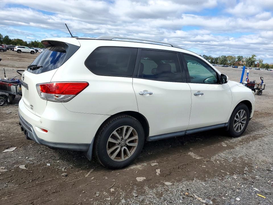 Auction sale of the 2016 Nissan Pathfinder, vin: 5N1AR2MM2GC622266, lot number: 72443816