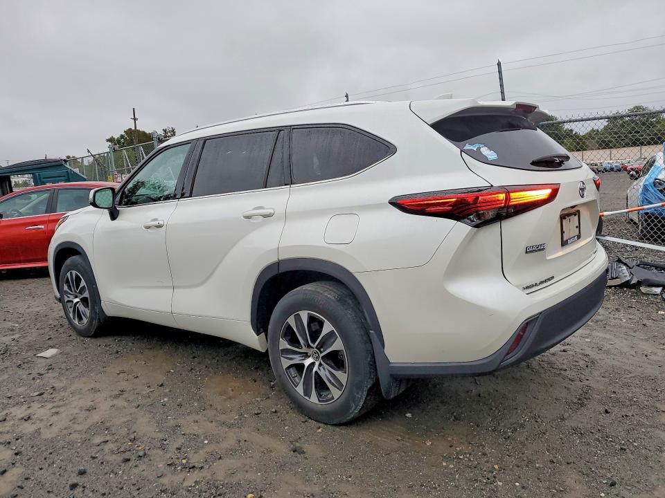 71007926 :رقم المزاد ، 5TDGZRBH6MS122957 vin ، 2021 Toyota Highlander مزاد بيع