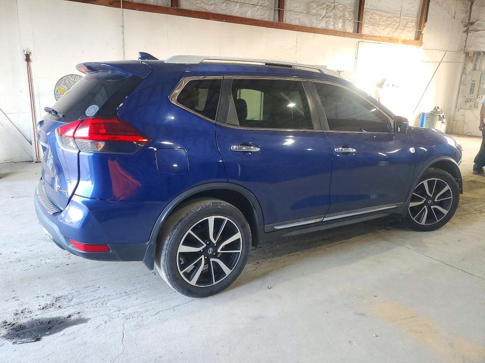 2017 Nissan Rogue მანქანა იყიდება აუქციონზე, vin: 5N1AT2MV2HC857309, აუქციონის ნომერი: 72621666