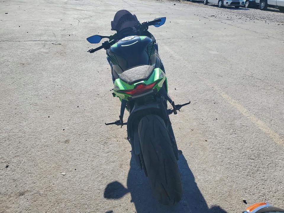 72300036 :رقم المزاد ، JKAZXCR1XHA005044 vin ، 2017 Kawasaki Zx1000 مزاد بيع
