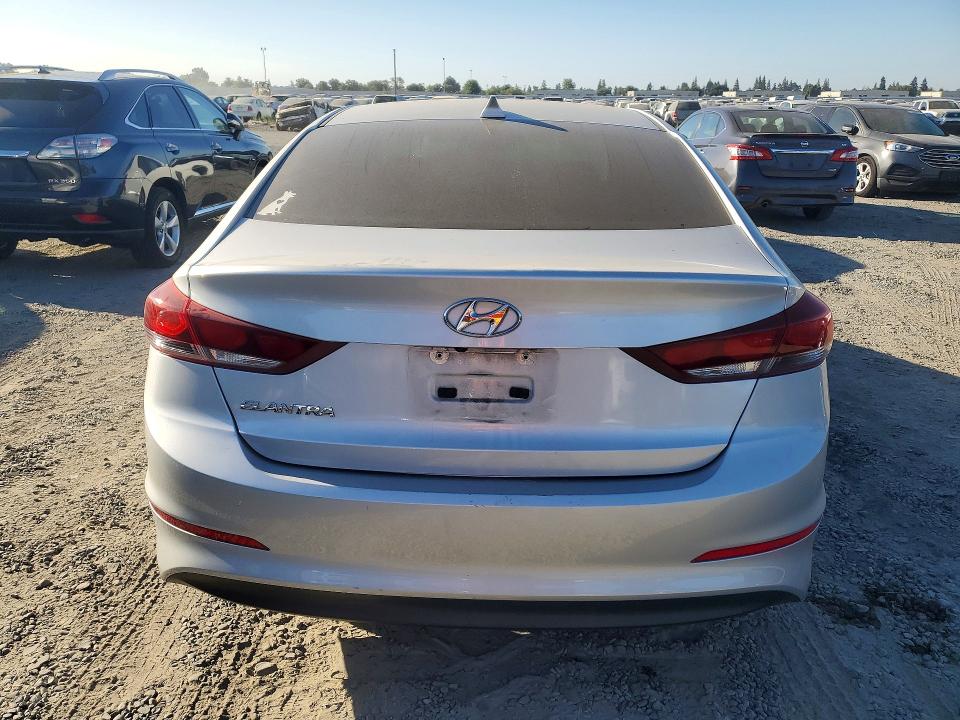 71071816 :رقم المزاد ، 5NPD84LF6JH329646 vin ، 2018 Hyundai Elantra مزاد بيع