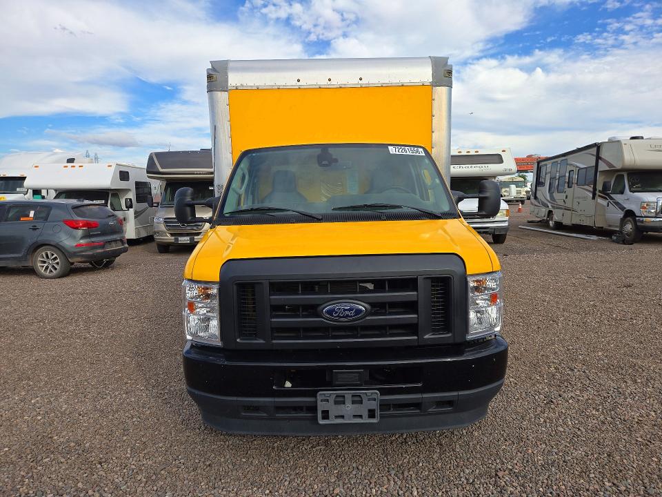 2022 Ford Econoline მანქანა იყიდება აუქციონზე, vin: 1FDWE3FN9NDC14545, აუქციონის ნომერი: 72261556
