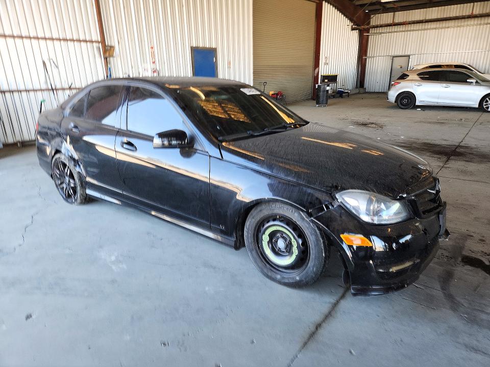 2013 Mercedes-benz C მანქანა იყიდება აუქციონზე, vin: WDDGF4HB1DA804551, აუქციონის ნომერი: 72448426