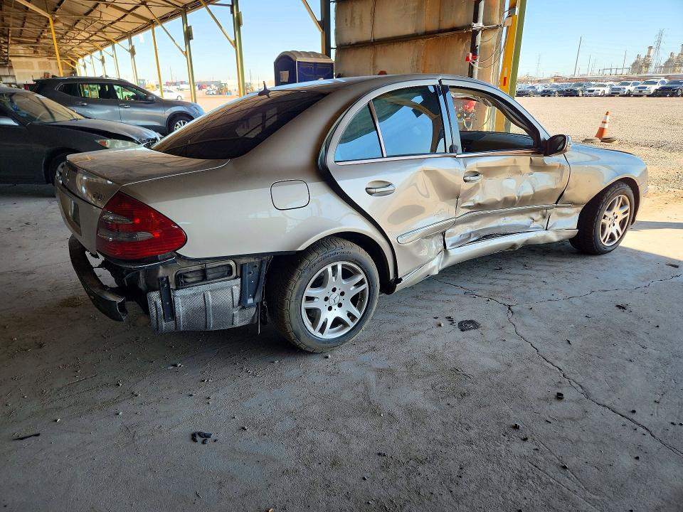 71475016 :رقم المزاد ، WDBUF26J35A819936 vin ، 2005 Mercedes-benz E مزاد بيع