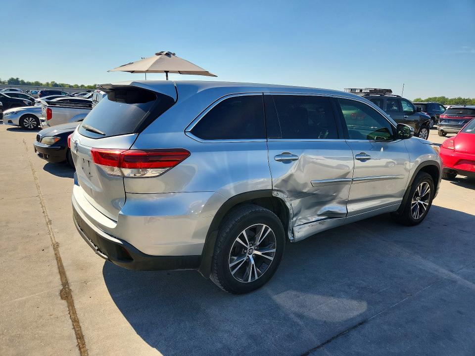 2018 Toyota Highlander მანქანა იყიდება აუქციონზე, vin: 5TDZZRFH8JS241222, აუქციონის ნომერი: 72251876
