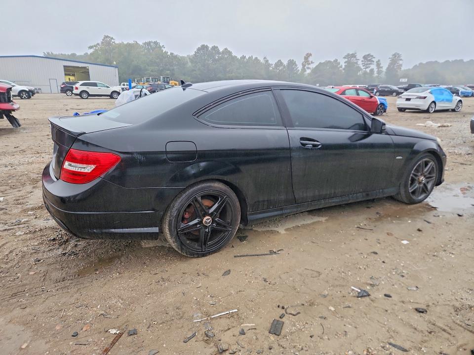 Продаж на аукціоні авто 2014 Mercedes-benz C, vin: WDDGJ4HB9EG282409, номер лоту: 71644886