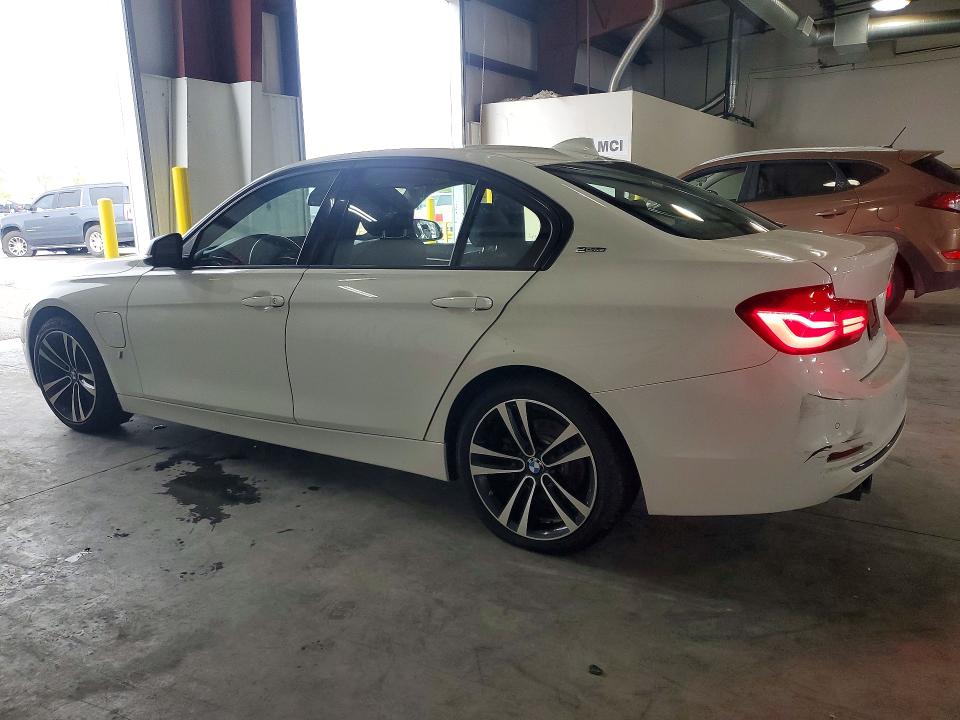 72588826 :رقم المزاد ، WBA8E1C53JA179998 vin ، 2018 Bmw 330e مزاد بيع