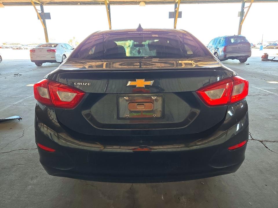 72761796 :رقم المزاد ، 1G1BC5SM2J7178944 vin ، 2018 Chevrolet Cruze مزاد بيع