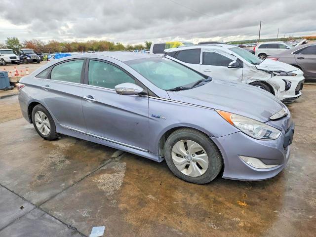 2014 Hyundai Sonata მანქანა იყიდება აუქციონზე, vin: KMHEC4A4XEA117703, აუქციონის ნომერი: 71474896