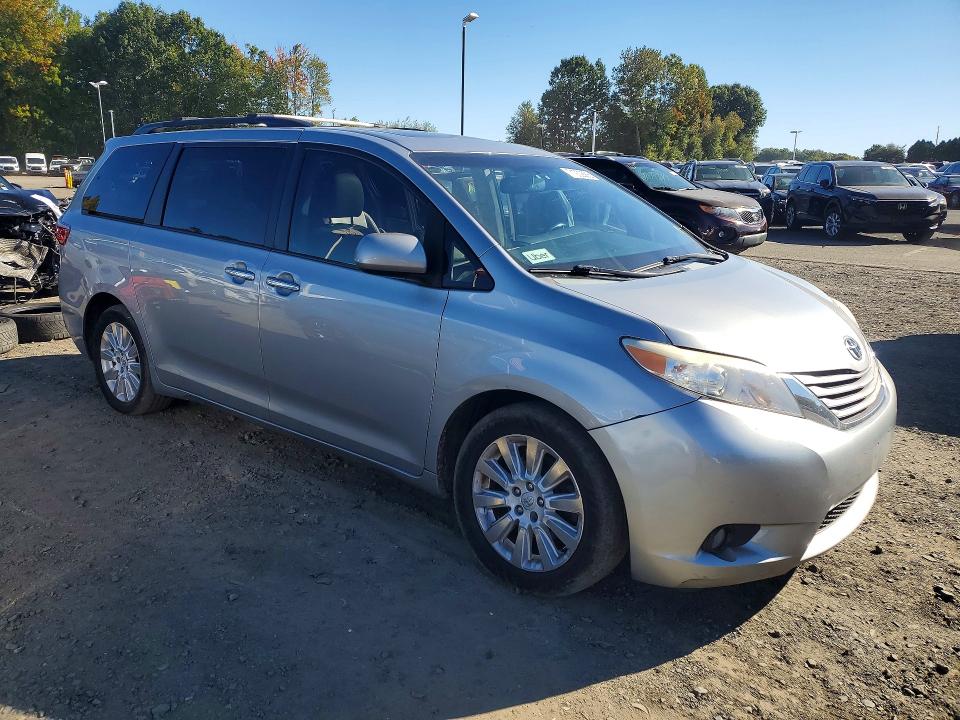 Aukcja sprzedaży 2015 Toyota Sienna, vin: 5TDDK3DC4FS095315, numer aukcji: 71202866