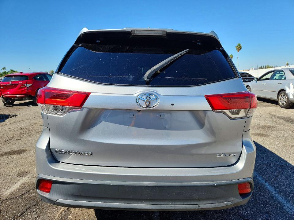 Продажа на аукционе авто 2018 Toyota Highlander, vin: 5TDBZRFH8JS807414, номер лота: 71847046