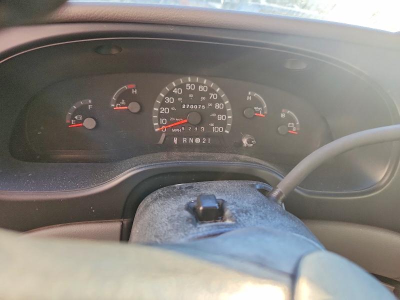 70629496 :رقم المزاد ، 1FDWE35L51HA24437 vin ، 2001 Ford E350 مزاد بيع