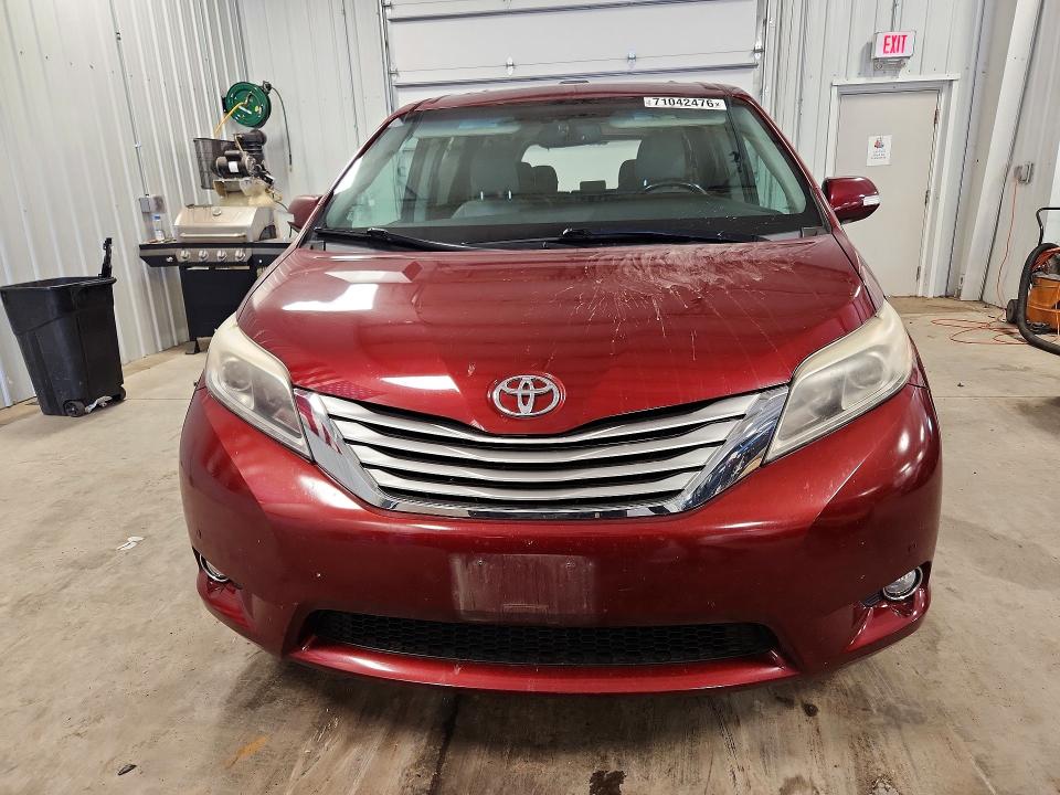 Продажа на аукционе авто 2017 Toyota Sienna, vin: 5TDDZ3DC2HS166770, номер лота: 71042476