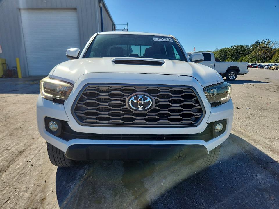 72011866 :رقم المزاد ، 3TMDZ5BN8HM017859 vin ، 2017 Toyota Tacoma مزاد بيع