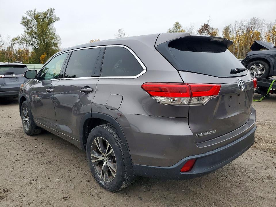 2017 Toyota Highlander მანქანა იყიდება აუქციონზე, vin: 5TDBZRFH0HS439921, აუქციონის ნომერი: 72922896