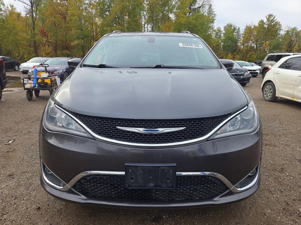 Продажа на аукционе авто 2017 Chrysler Pacifica, vin: 2C4RC1EG2HR784645, номер лота: 69896166