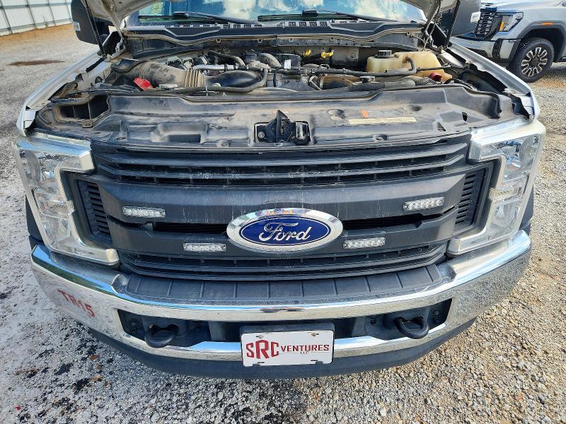 69613436 :رقم المزاد ، 1FD0W5HT1KEF23314 vin ، 2019 Ford F550 مزاد بيع