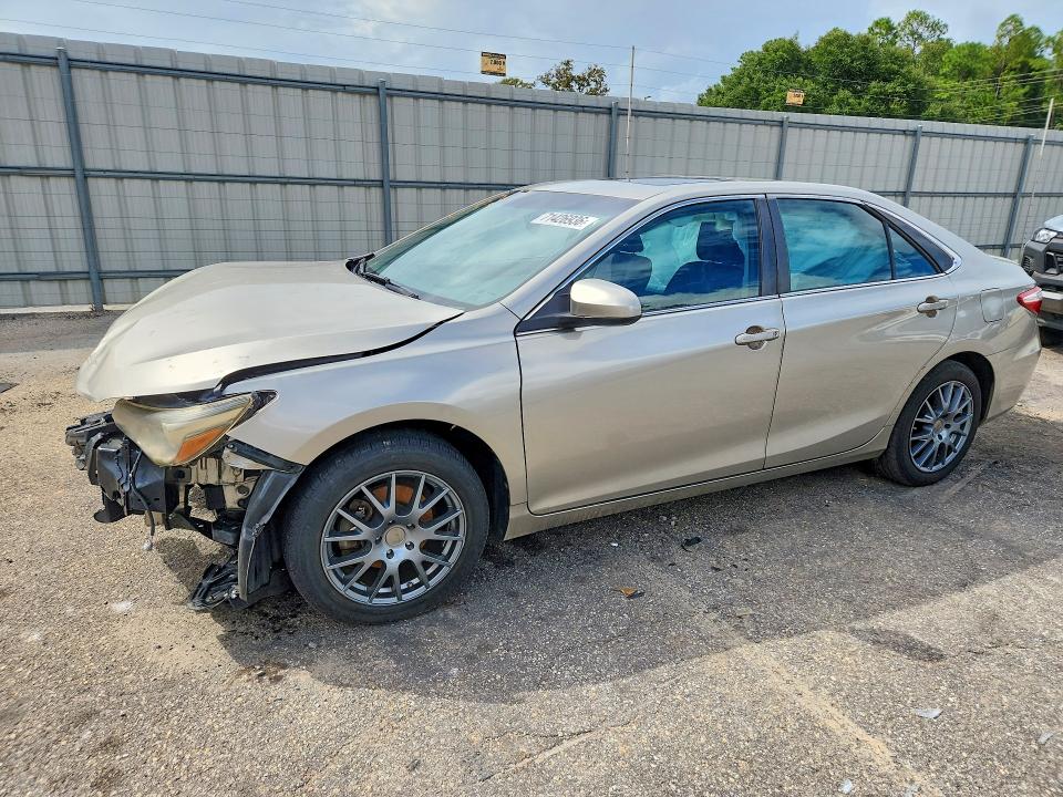 71426936 :رقم المزاد ، 4T1BF1FK4HU771809 vin ، 2017 Toyota Camry مزاد بيع