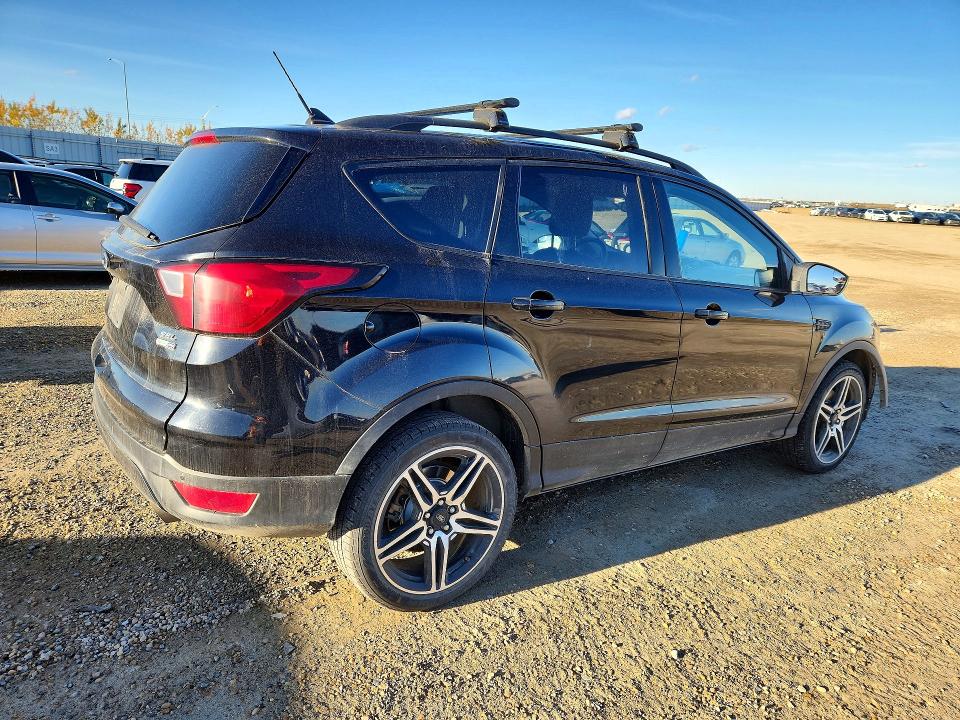 72684156 :رقم المزاد ، 1FMCU9HD6KUB36024 vin ، 2019 Ford Escape مزاد بيع