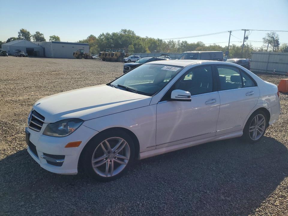 Продаж на аукціоні авто 2014 Mercedes-benz C, vin: WDDGF4HB0EA932488, номер лоту: 71959286