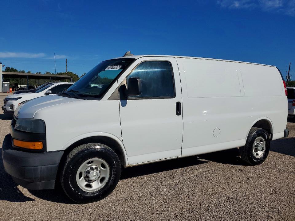 72610966 :رقم المزاد ، 1GCWGAFP9J1339898 vin ، 2018 Chevrolet Express G2500 مزاد بيع