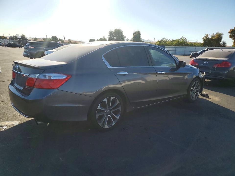 72183006 :رقم المزاد ، 1HGCR2F56FA039181 vin ، 2015 Honda Accord مزاد بيع