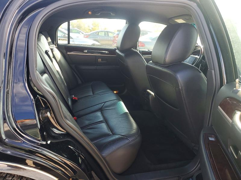 Продажа на аукционе авто 2011 Lincoln Town Car, vin: 2LNBL8CV1BX764624, номер лота: 73149606