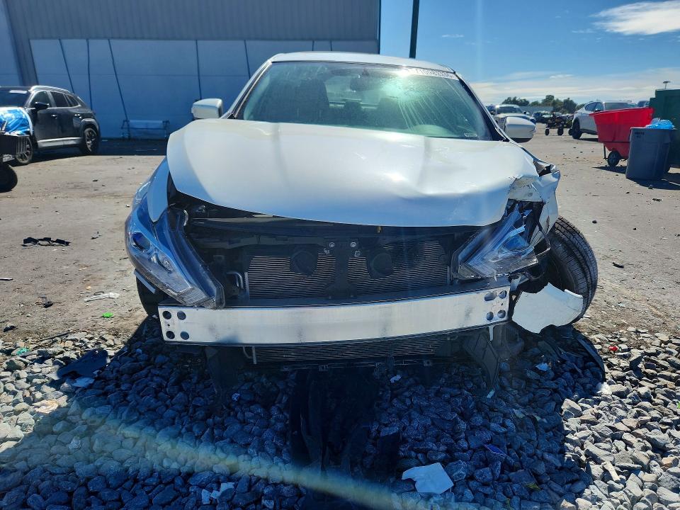 Продажа на аукционе авто 2018 Nissan Altima, vin: 1N4AL3AP4JC147890, номер лота: 71098336