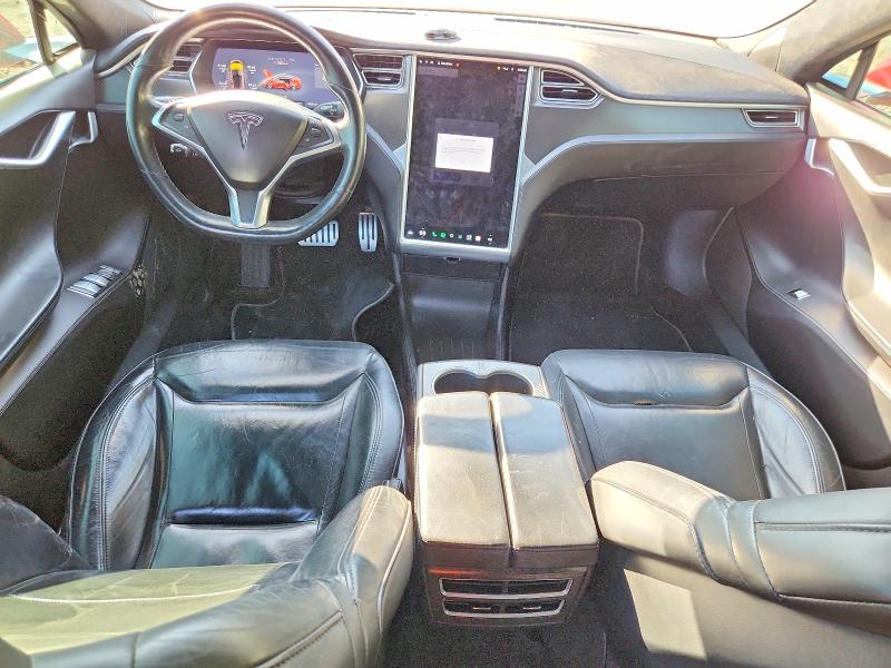 70314796 :رقم المزاد ، 5YJSA1E4XFF113987 vin ، 2015 Tesla Model S مزاد بيع