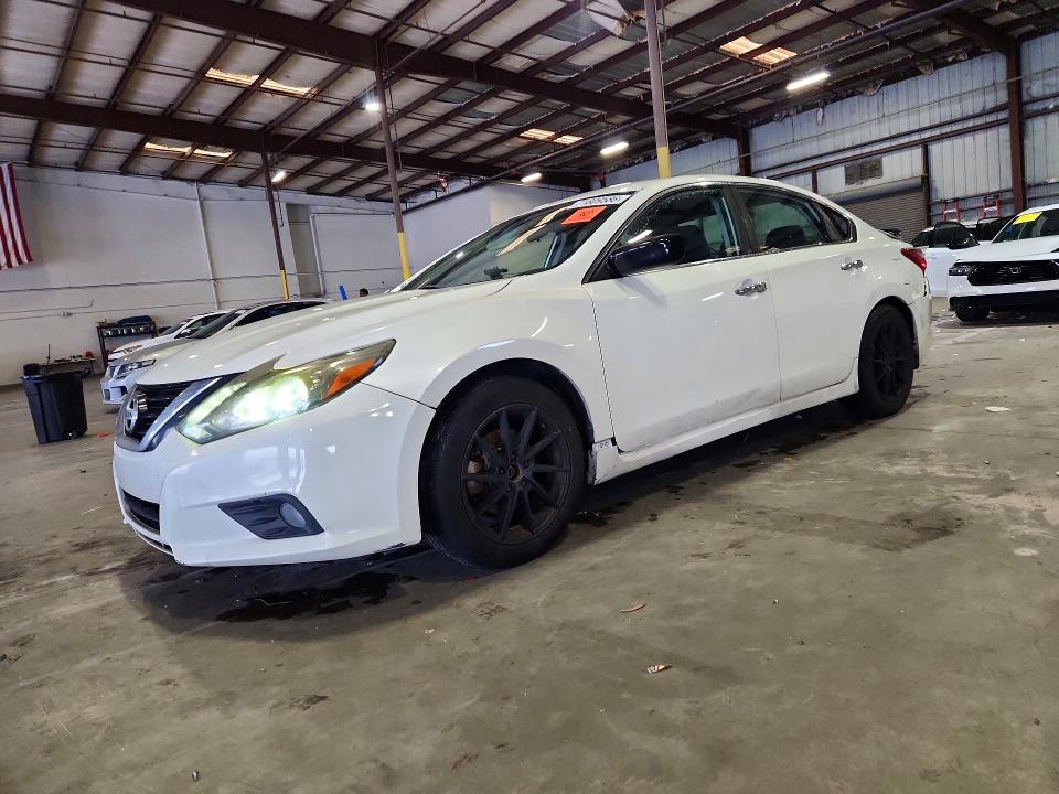 Продажа на аукционе авто 2017 Nissan Altima, vin: 1N4AL3AP7HC244916, номер лота: 71809586