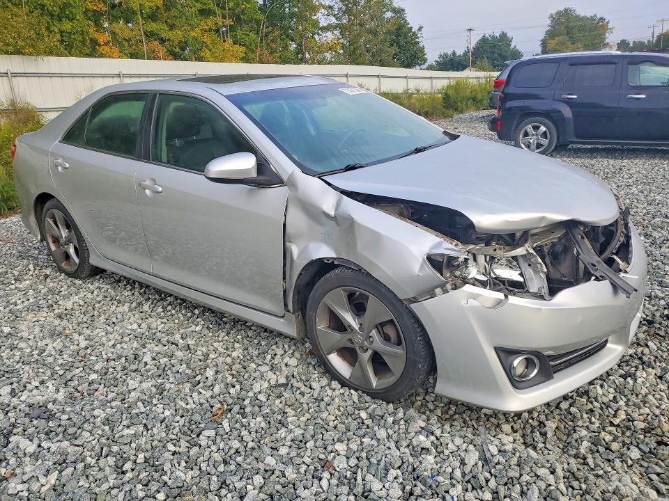 71471366 :رقم المزاد ، 4T1BF1FK3EU771389 vin ، 2014 Toyota Camry مزاد بيع