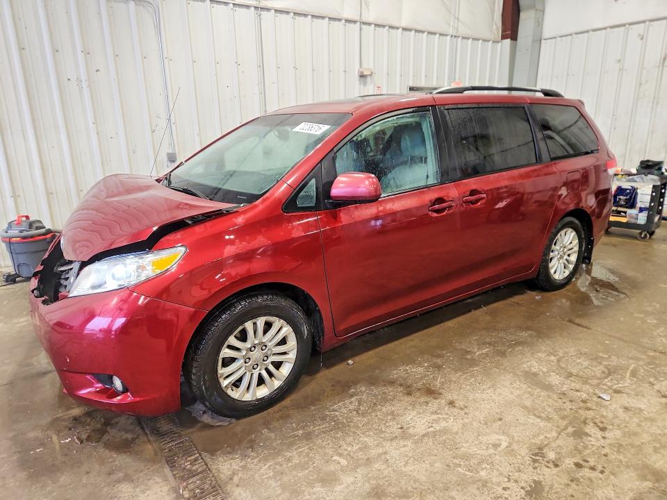 Auction sale of the 2011 Toyota Sienna, vin: 5TDYK3DC0BS130332, lot number: 70236316
