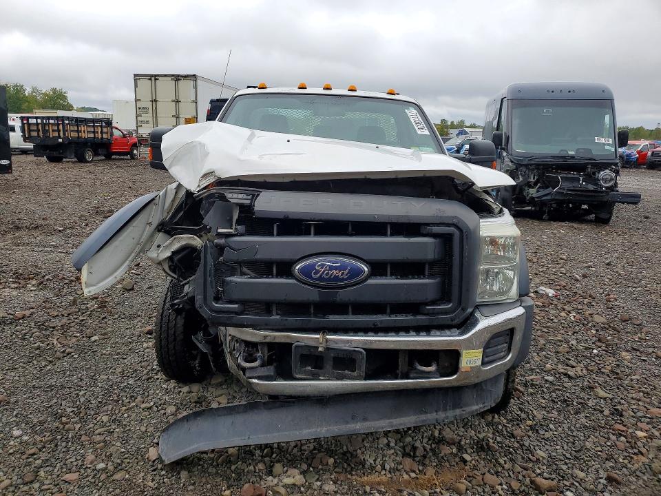 71113636 :رقم المزاد ، 1FDUF4HT2GEA18627 vin ، 2016 Ford F450 مزاد بيع