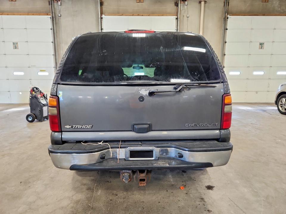 71412136 :رقم المزاد ، 1GNEK13ZX2J220136 vin ، 2002 Chevrolet Tahoe مزاد بيع