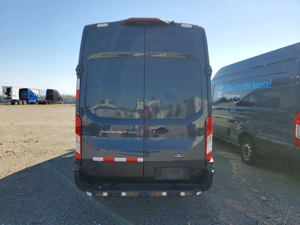 62649916 :رقم المزاد ، 1FTBR3X88LKB26790 vin ، 2020 Ford Transit 250 مزاد بيع